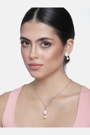 ESTELE Women Rose Gold Plated Charming Solitaire Floral Pearl Drop Necklace Set