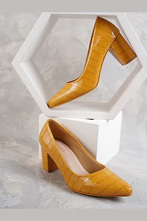 DressBerry Yellow Textured Block Pumps