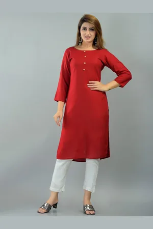 IQRAAR Women Maroon Thread Work Kurta