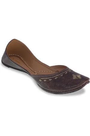 Fulkari Women Grey Embellished Ethnic Mojaris Flats