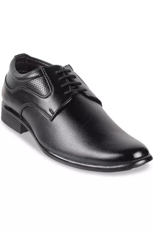 Metro Men Black Textured Formal Derbys