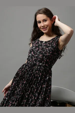 SHOWOFF Women Black & Pink Floral Chiffon Maxi Dress