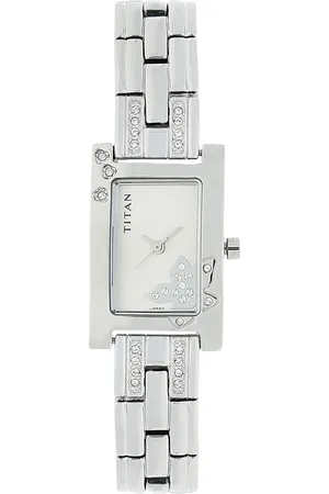 Titan Women Silver-Toned Analogue Watch NK9716SM01