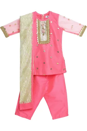 SAKA DESIGNS Girls Sequinned Kurta With Trousers & Dupatta
