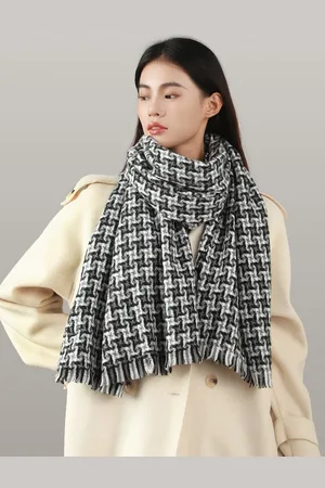 JC Collection Women Black & White Printed Scarf