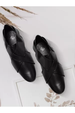 House of Pataudi Men Black Handcrafted Shoe-Style Sandals