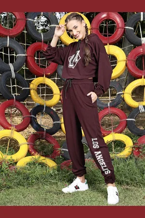 Sera Women Burgundy Printed Sweatshirt & Jogger Hood Co-ords