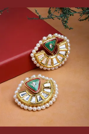 DUGRISTYLE Women Green Gold-Plated Kundan & Pearls Contemporary Studs Earrings