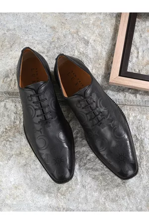 San Frissco Men Textured Leather Formal Oxfords