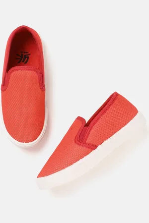 YK Girls Solid Slip-On Sneakers