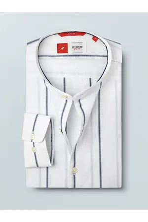 Invictus Men White & Navy Blue Slim Fit Striped Sustainable Casual Shirt