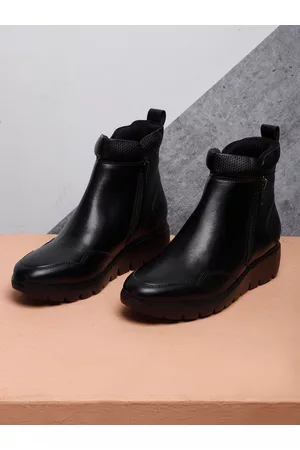 Elle Women Solid Boots