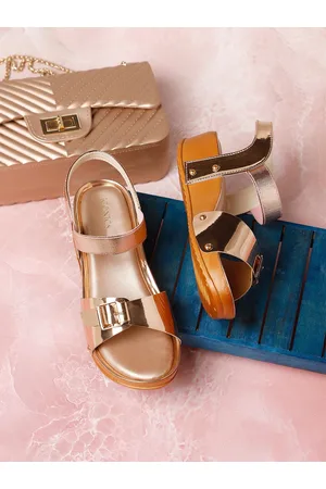 ICONICS Women Flatform Sandals with Buckles