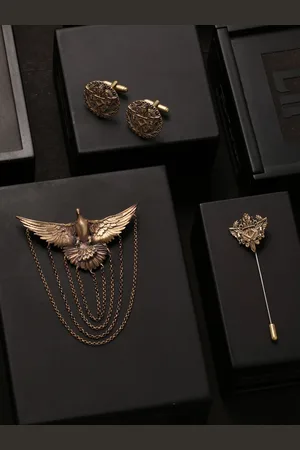 COSA NOSTRAA Men Antique Gold-Toned Accessory Gift Set