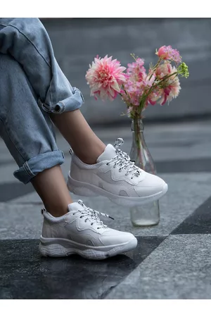 Shoetopia Women Woven Design Sneakers