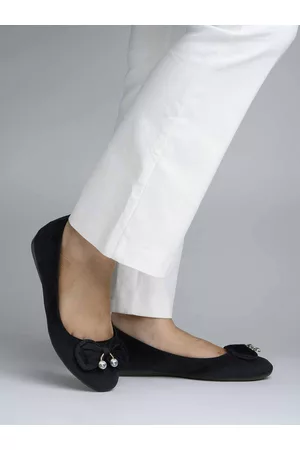 Shoetopia Women Black Solid Suede Ballerinas