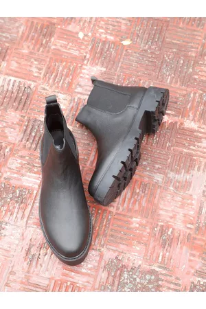 DressBerry Women Black Faux Leather Chelsea Boots
