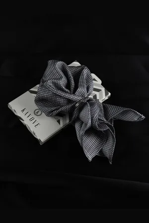 KOVOVE Men Grey Printed Pocket Square