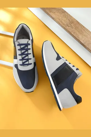 San Frissco Men Colourblocked Sneakers