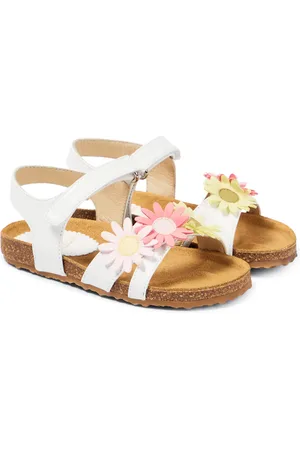 The latest sandals in wood for girls FASHIOLA.in