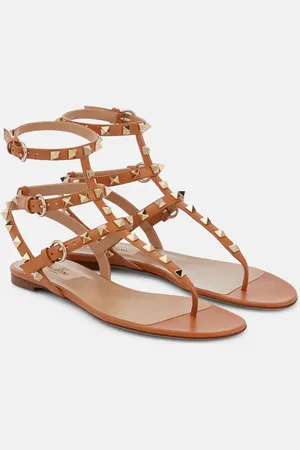 VALENTINO GARAVANI Rockstud leather thong sandals