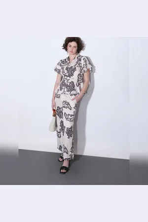 VERO MODA Women Off-White Abstract Print Co-ord Set Top, Short Sleeves, V-Neck