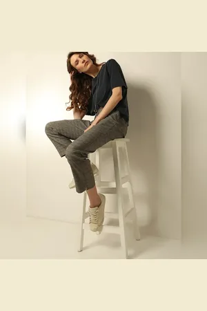 VERO MODA Women Grey & Yellow Mid Rise Check Pants