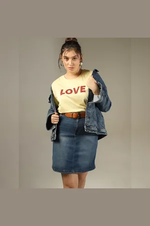 VERO MODA Women Curve Yellow Embellished Text Print T-shirt, Short Sleeves, Round Neck