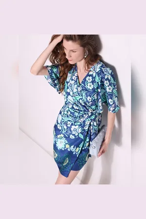 VERO MODA Women Blue Floral Print Fit & Flare Dress, Short Sleeves, V-Neck