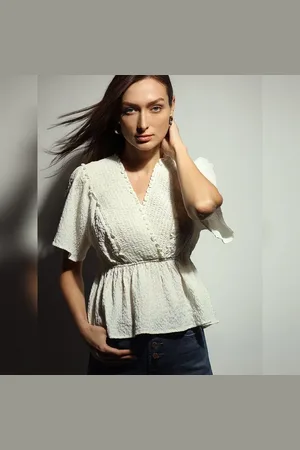 VERO MODA Women White Textured V-Neck Top, Short Sleeves, V-Neck