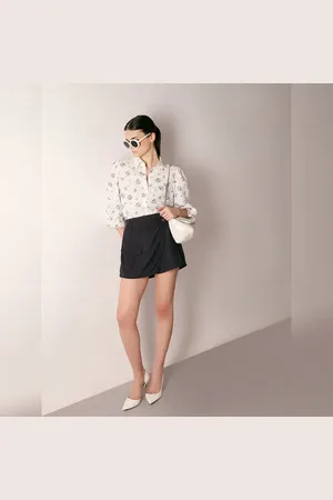 VERO MODA Women White Floral Cotton Shirt, Short Sleeves, V-Neck